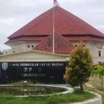 DPRD Sebut Pj Bupati Syarif Hidayat Berikan Kado Buruk untuk Masyarakat Buru, ini Alasannya