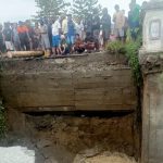 Akses Lalu Lintas Terputus Akibat Jembatan Penghubung di Kabupaten Buru Roboh, Warga Minta Secepatnya Diperbaiki